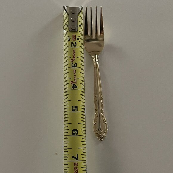 Gold Tone Flatware Stainless Red Wood Box China 45 pc Service for 8 Lightweight - Picture 11 of 16